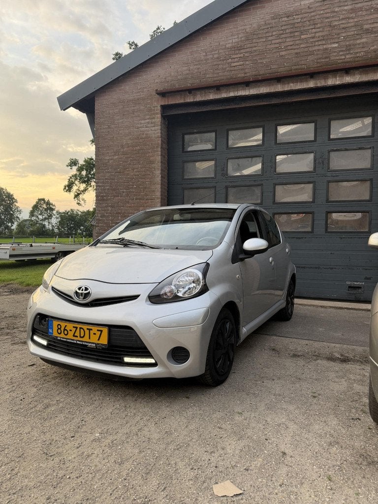 Toyota Aygo 1.0 VVT-i Aspiration Airco/Facelift/5DRS/LED/NAP, Voorwielaandrijving, Euro 5, Stof, Gebruikt