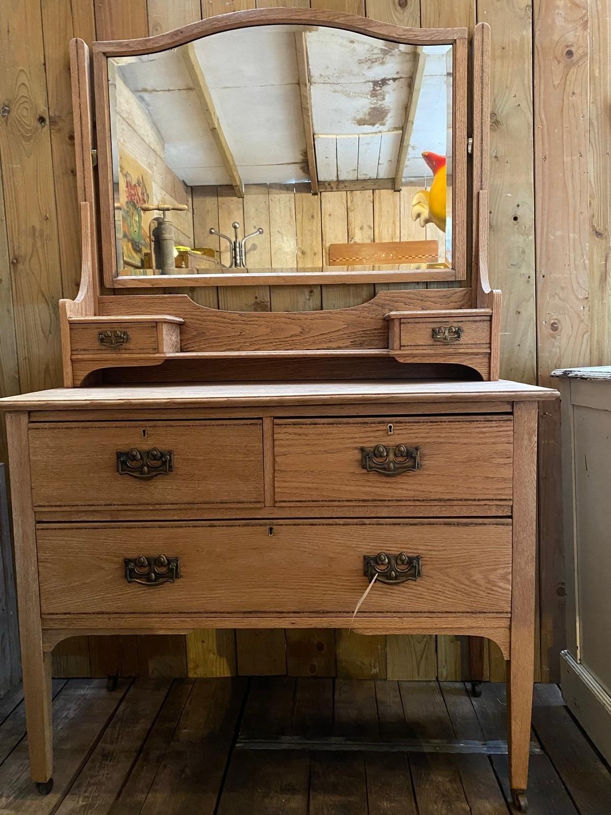 Charmante Franse kaptafel toilettafel met spiegel