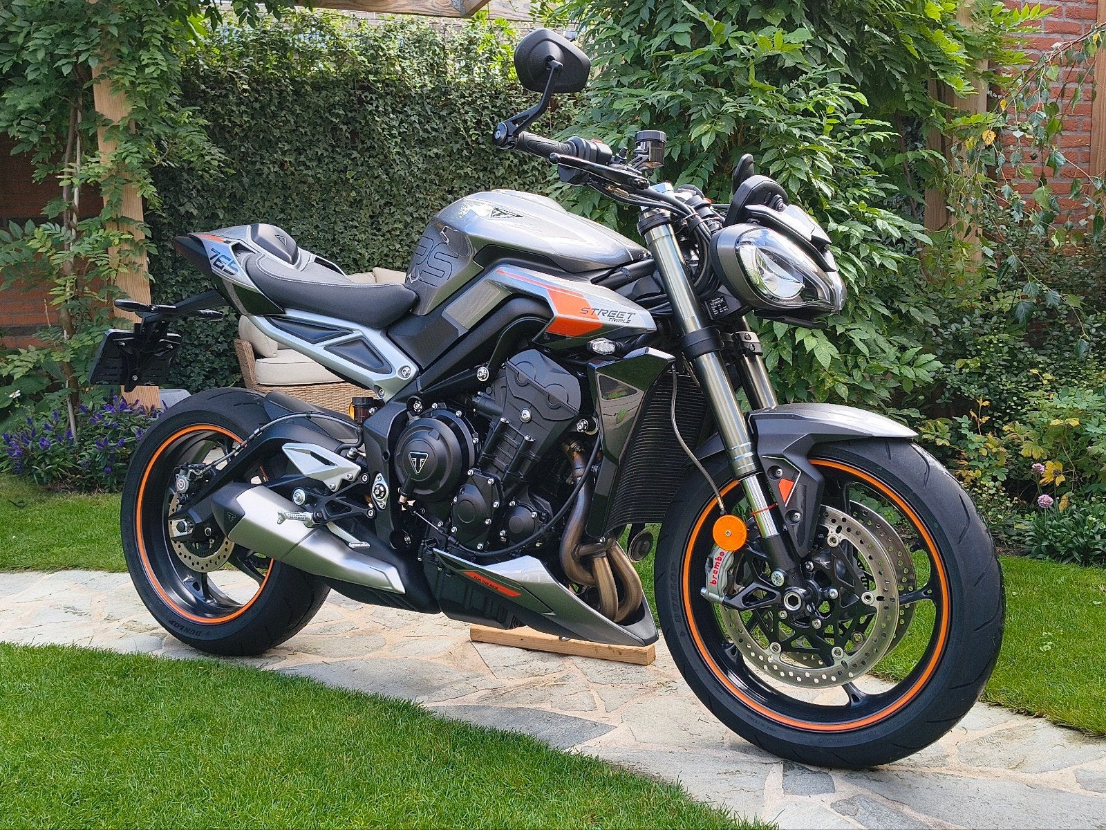 Triumph Street Triple 765 RS 2024 Silver Ice - ZGAN!, Motoren, Motorrijbewijs A, Gebruikt, 3 cilinders, Particulier