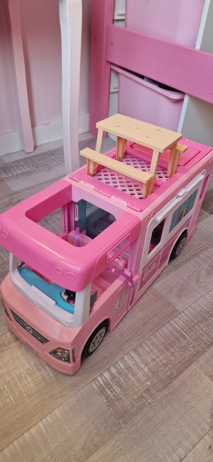 Barbie Camper met accessoires, Ophalen of Verzenden, Gebruikt