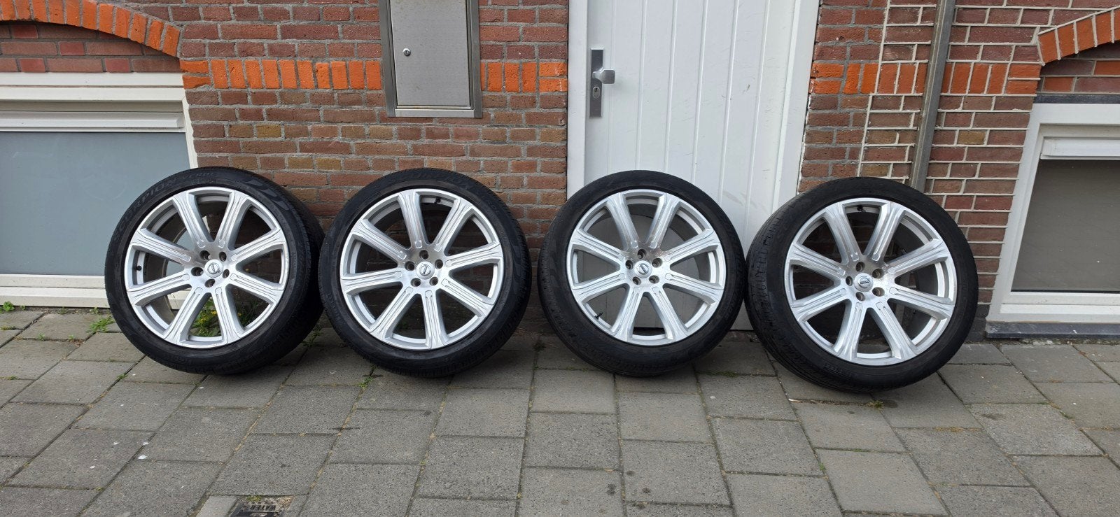 Volvo 21 inch velgen met zomerbanden, Auto-onderdelen, Banden en Velgen, Gebruikt, 275 mm, Banden en Velgen, Personenwagen
