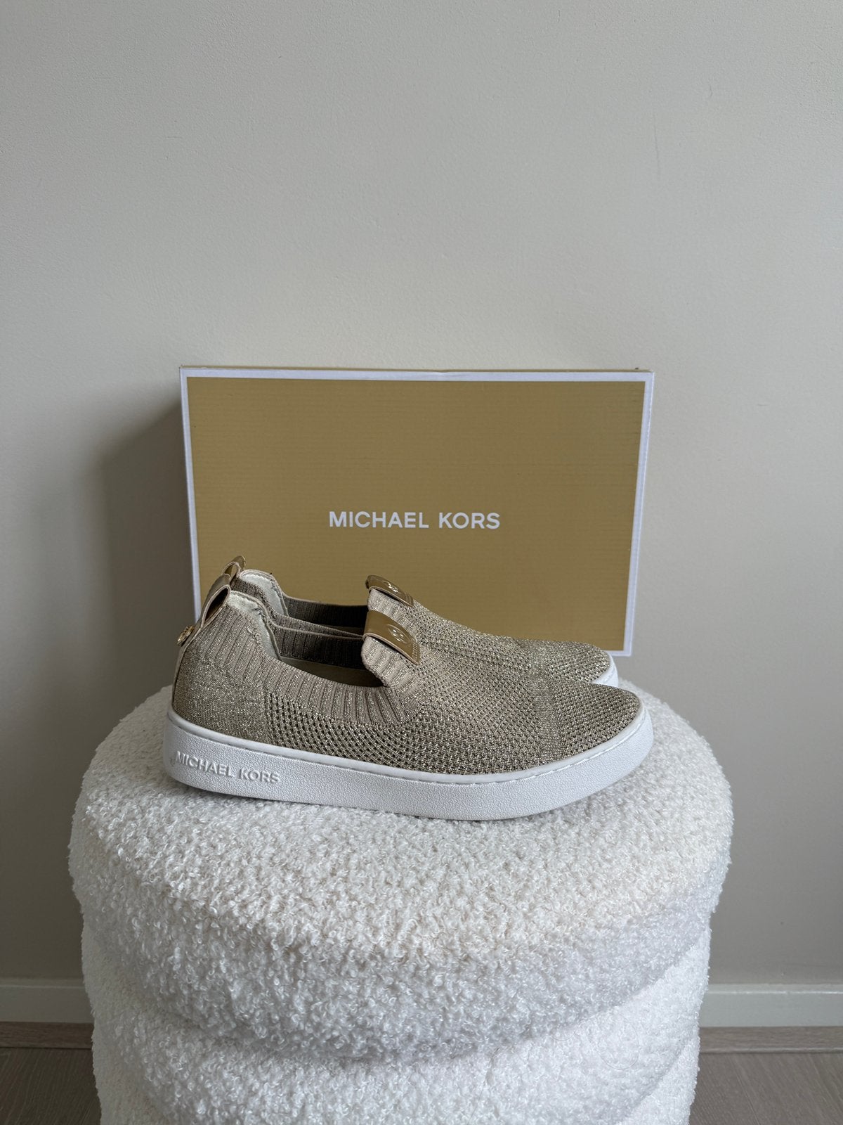 Michael Kors Instappers, Ophalen of Verzenden, Zo goed als nieuw, Instappers, Beige