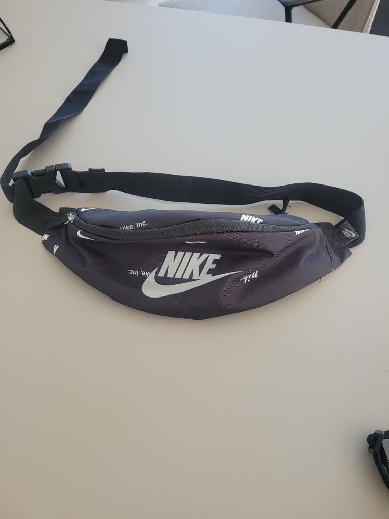 Nike heuptas, Ophalen, Zo goed als nieuw