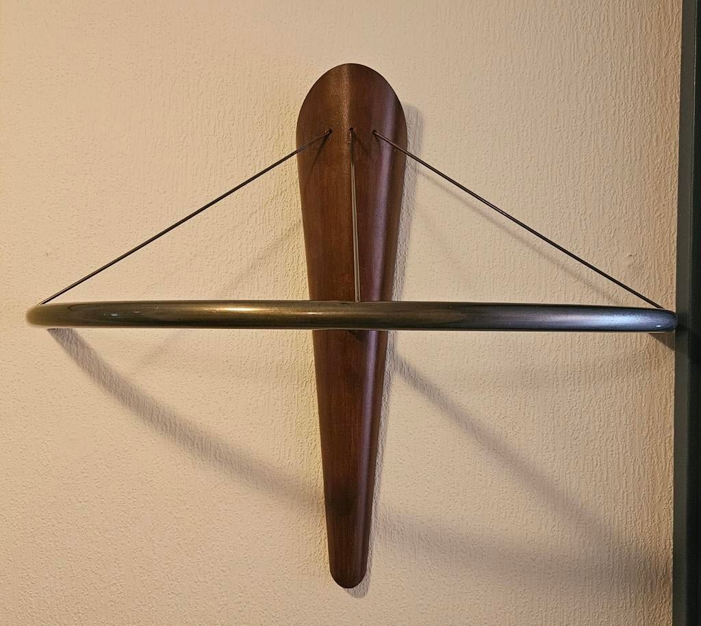Wandkapstok bruin hout met stalen ring en schoren, Wandkapstok, Gebruikt, Ophalen of Verzenden, Minder dan 100 cm