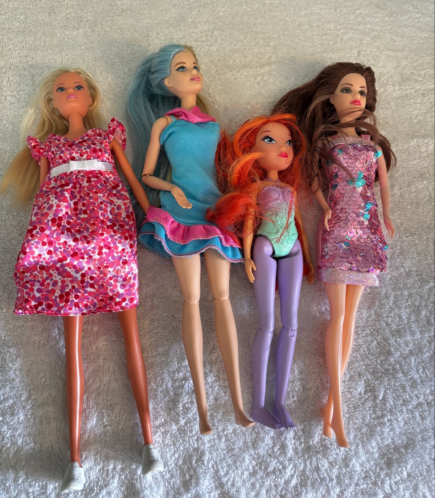 4 poppen, waaronder Barbie en Winx Club, Kinderen en Baby's, Ophalen of Verzenden, Gebruikt, Barbie