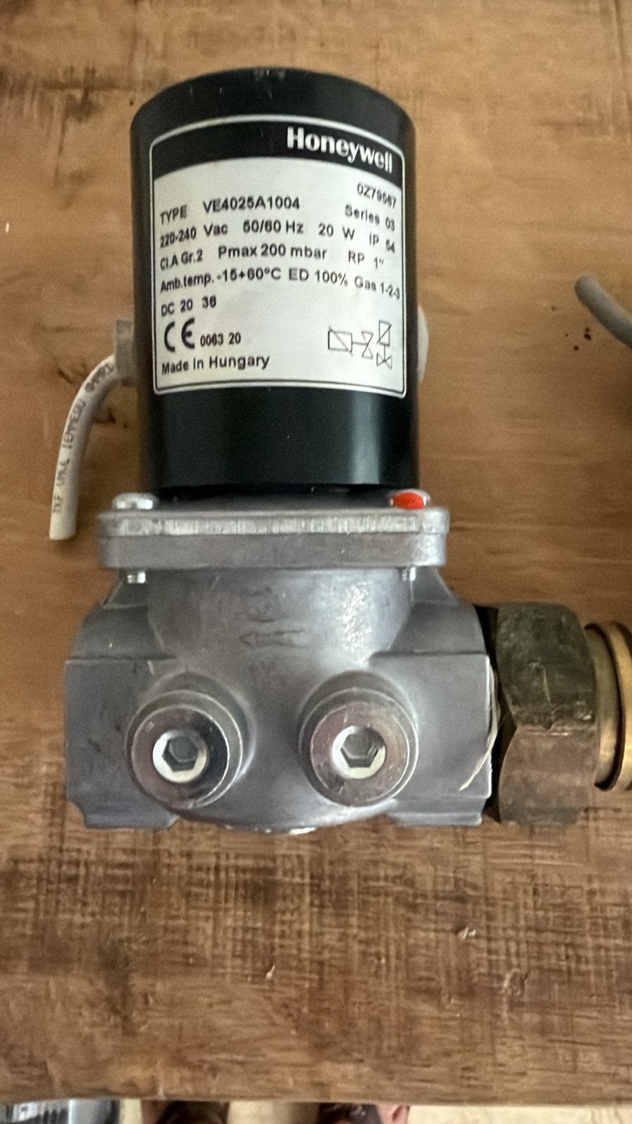 Honeywell VE4025A1004 en VE4020A1005 Gasregelkleppen, Ophalen, Gebruikt