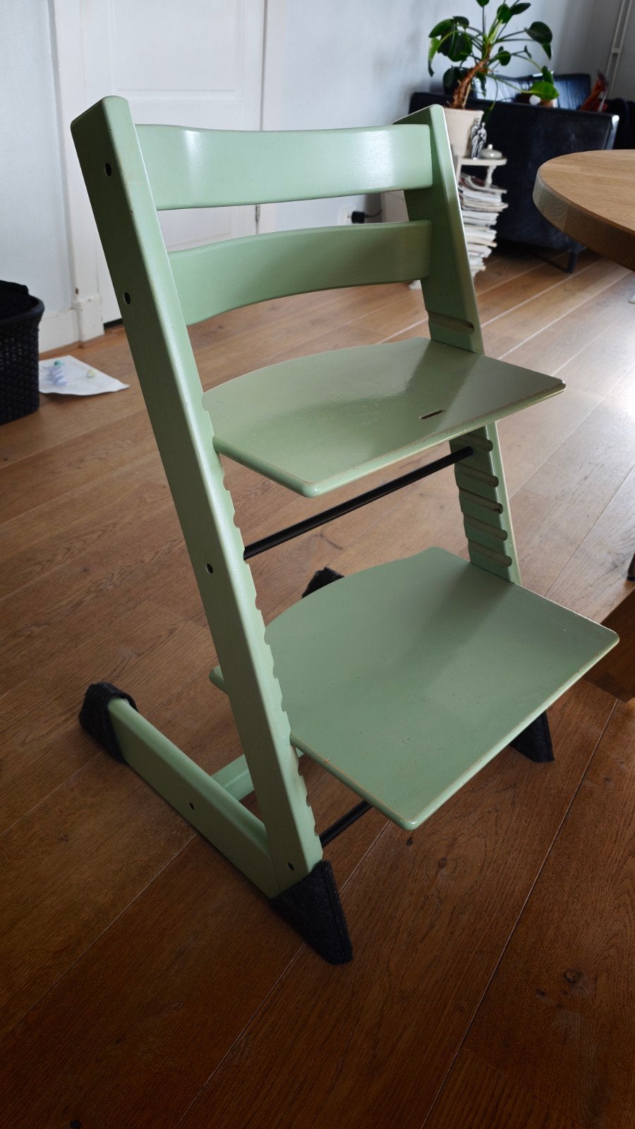 Stokke Trip Trap kinderstoel mintgroen met vloerbeschermers, Ophalen of Verzenden, Gebruikt, Meegroeistoel, Aanschuifbaar