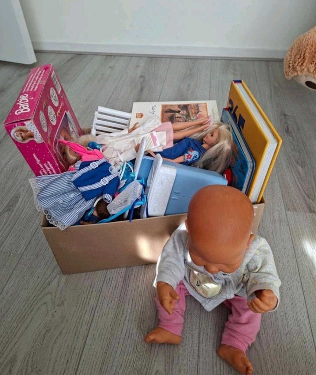 Grote doos vol speelgoed en leesboekjes., Ophalen, Gebruikt