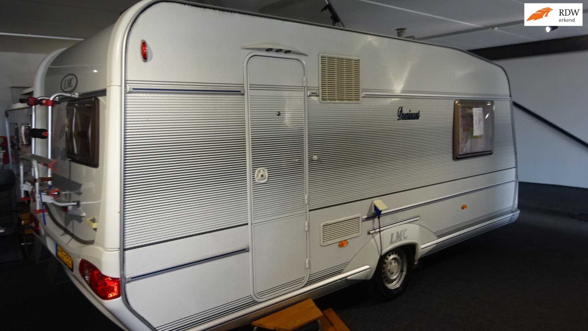 LMC DOMINANT 520 2005 VASTBED RONDZIT MOVER Voortent, Caravans en Kamperen, Caravans, Bedrijf, Luifel, LMC en Münsterland, Tot en met 4