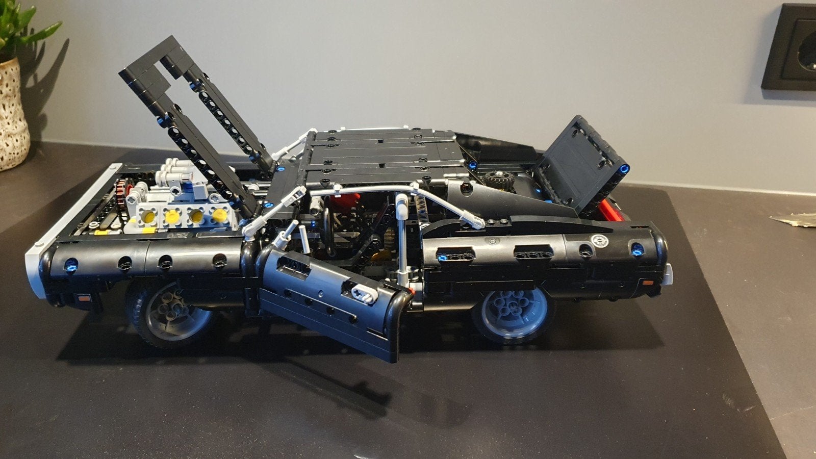 Lego Technic Dom's Dodge Charger (42111), Lego, Ophalen of Verzenden, Zo goed als nieuw, Complete set