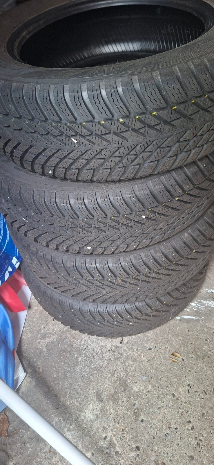Nokian Tyres Winterbanden 185/65/R15 - Zo goed als nieuw!, Auto-onderdelen, Ophalen, Gebruikt, 15 inch, Band(en)