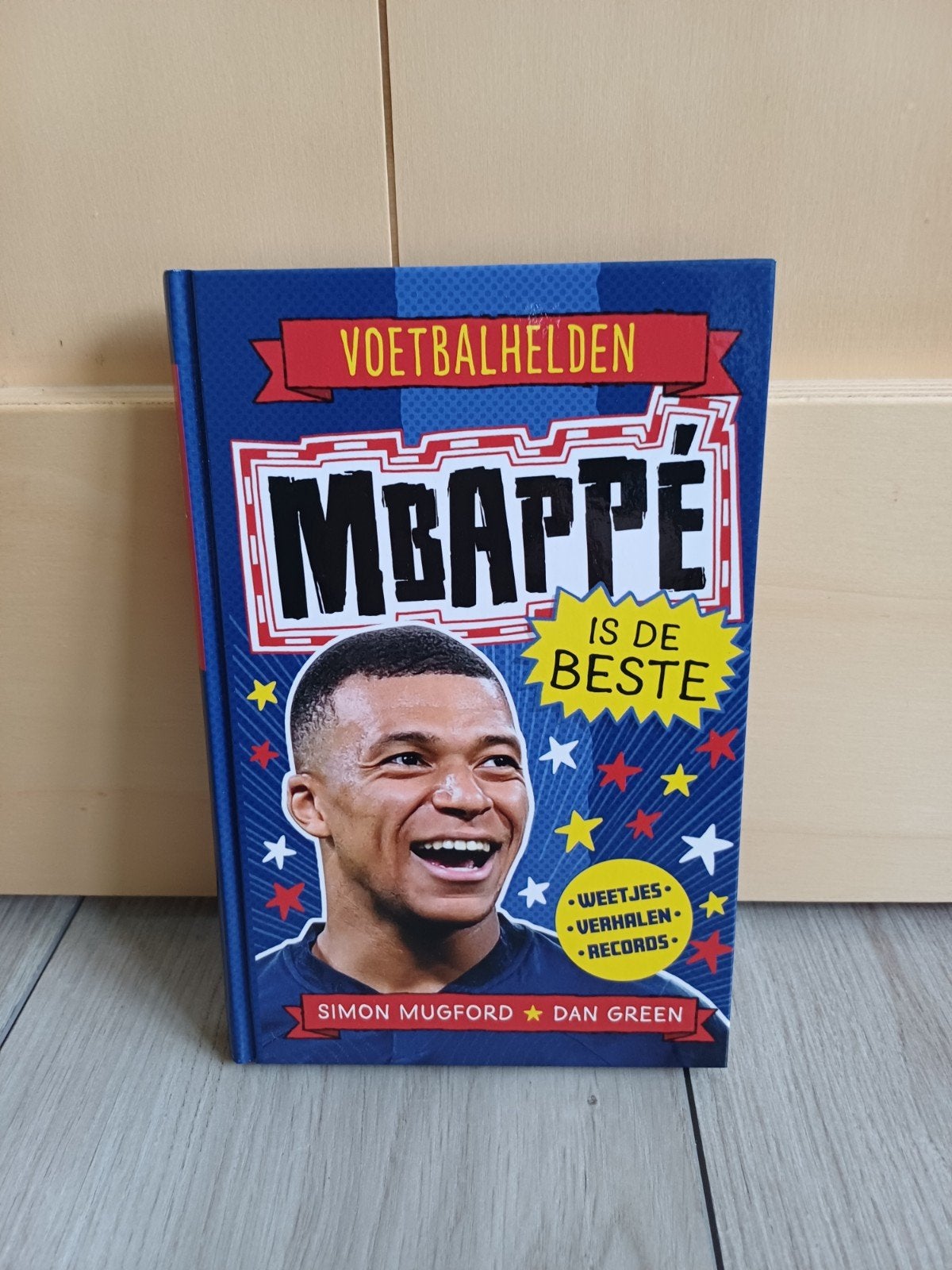 Voetbalhelden: Mbappé is de Beste - Boek, Boeken, Sportboeken, Zo goed als nieuw, Balsport, Ophalen of Verzenden