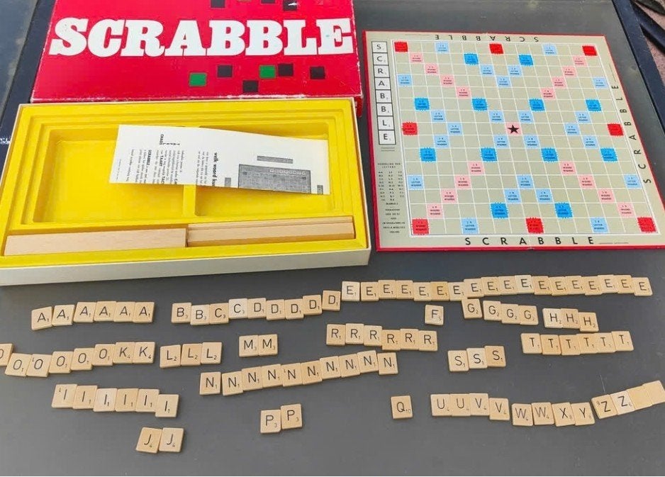 Scrabble Bordspel - Compleet met houten letters, Drie of vier spelers, Ophalen of Verzenden, Gebruikt