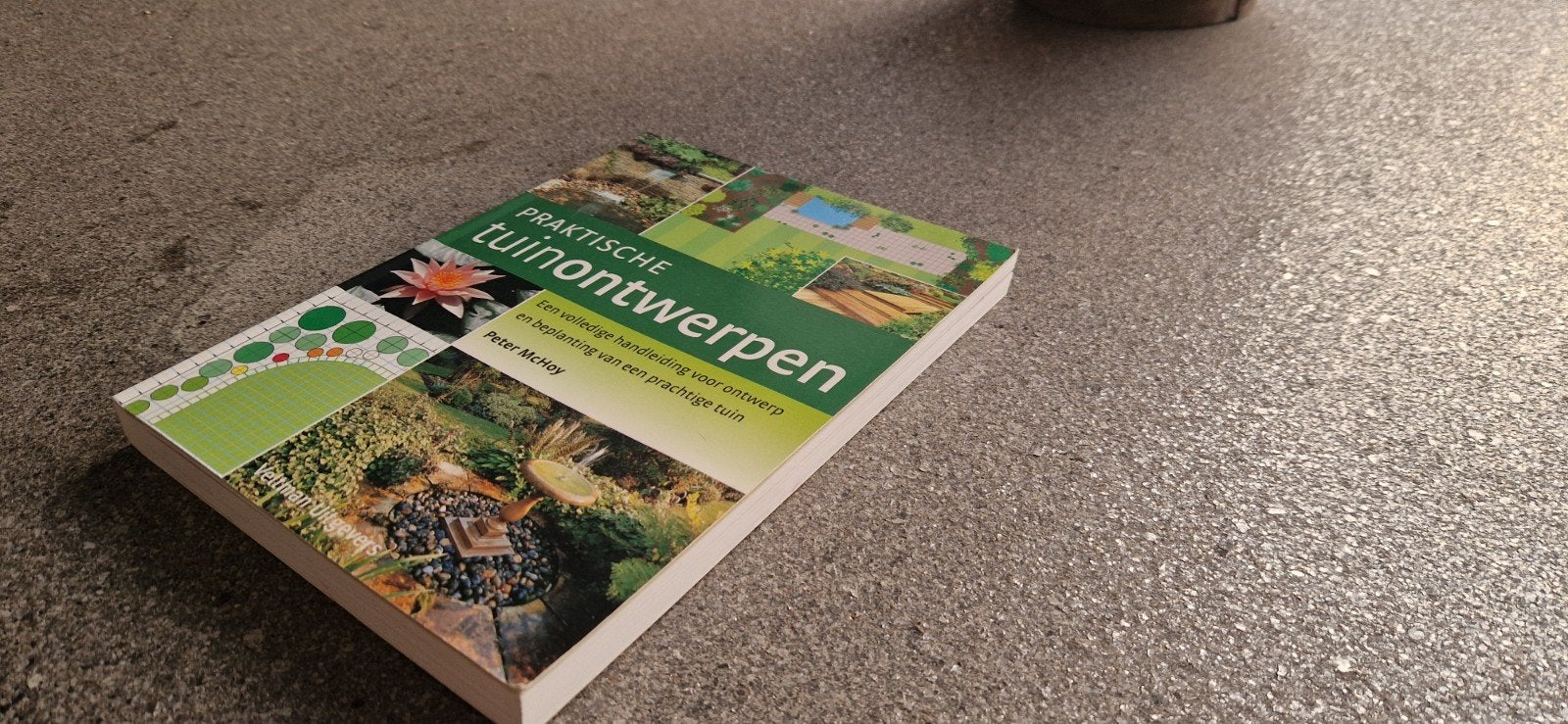 Praktische Tuinontwerpen - Peter McHoy, Boeken, Ophalen of Verzenden, Gelezen, Peter McHoy, Tuinontwerpen