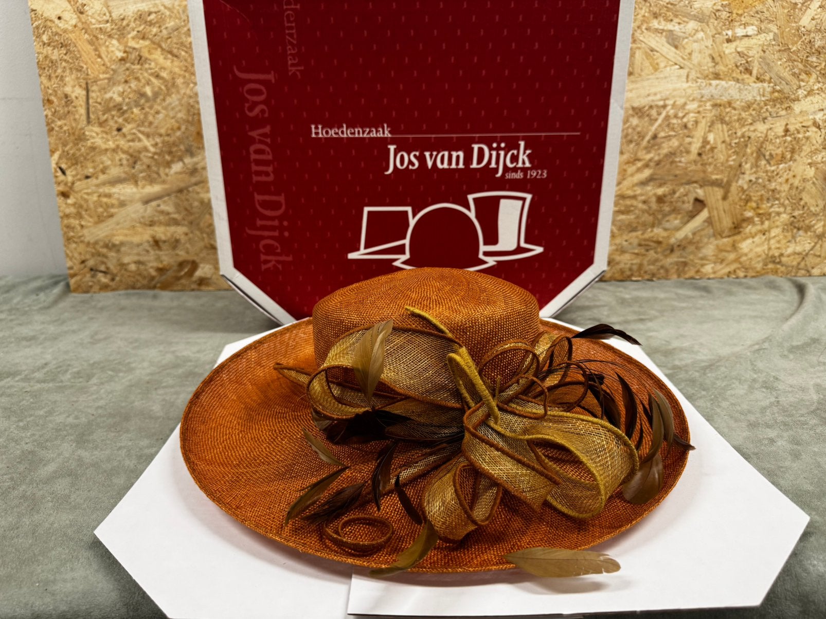 Exclusieve Dames Gelegenheidshoed Jos van Dijck - ReK4, 55 cm (S, 6⅞ inch) of minder, Hoed, Ophalen of Verzenden, Zo goed als nieuw
