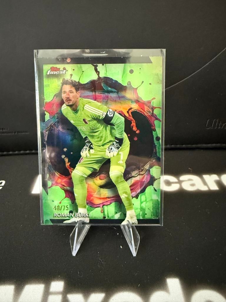 Roman Bürki Topps Finest 2024 Spelerskaart 48/75, Verzamelen, Ophalen of Verzenden, Zo goed als nieuw, Overige sporten, Spelerskaart