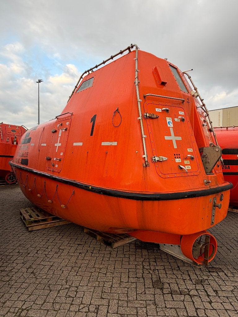Foto 16 van 8 stuks reddingssloepen 7,x2,8 en 8,5x3 mtr incl dieselmotor