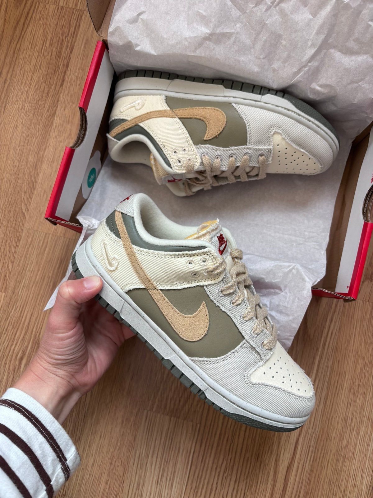 Nike dunk low, Beige, Nieuw, Ophalen of Verzenden, Sneakers of Gympen