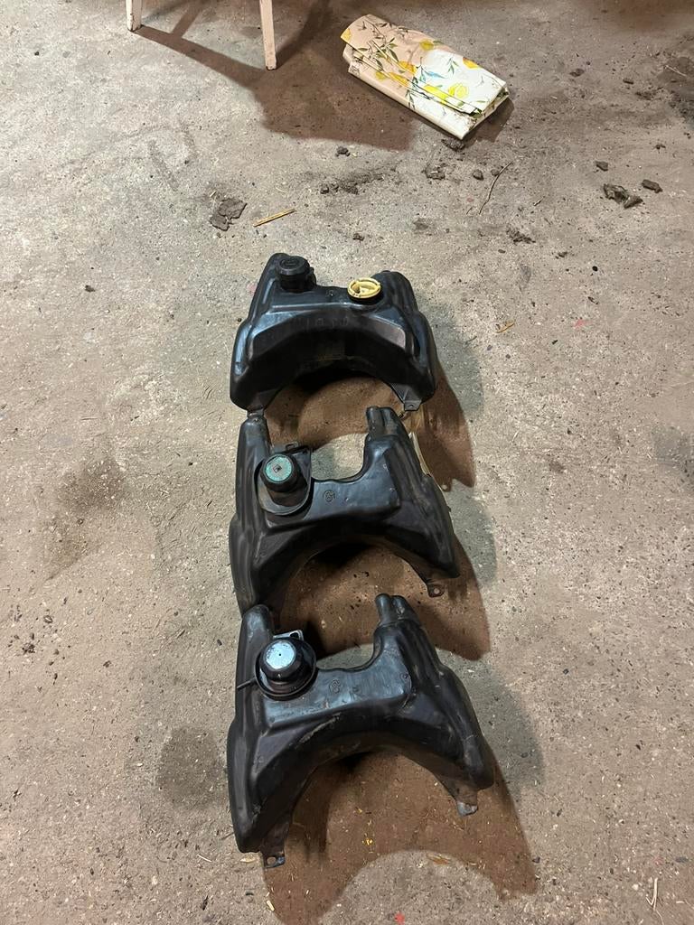 3 benzinetanks peugeot vivacity, Auto-onderdelen, Ophalen of Verzenden, Peugeot