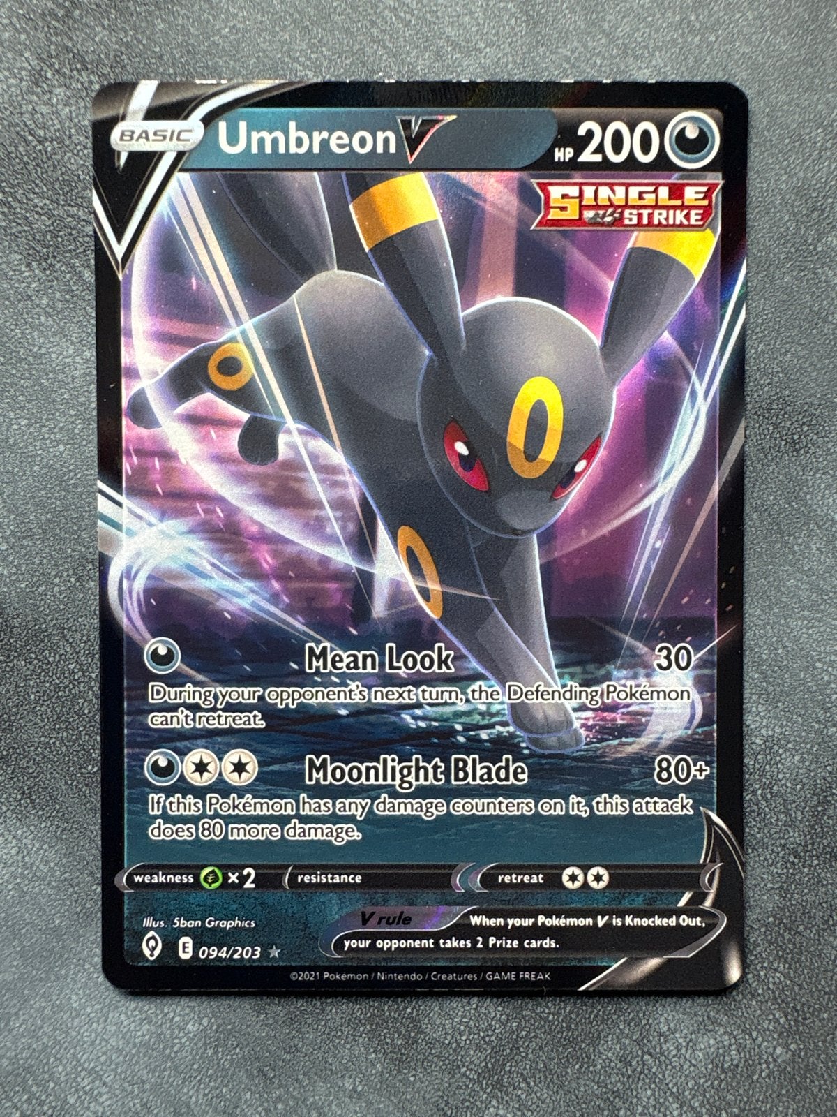 Umbreon V 094/203 - Pokémon Kaart, Ophalen of Verzenden, Zo goed als nieuw, Losse kaart, Foil