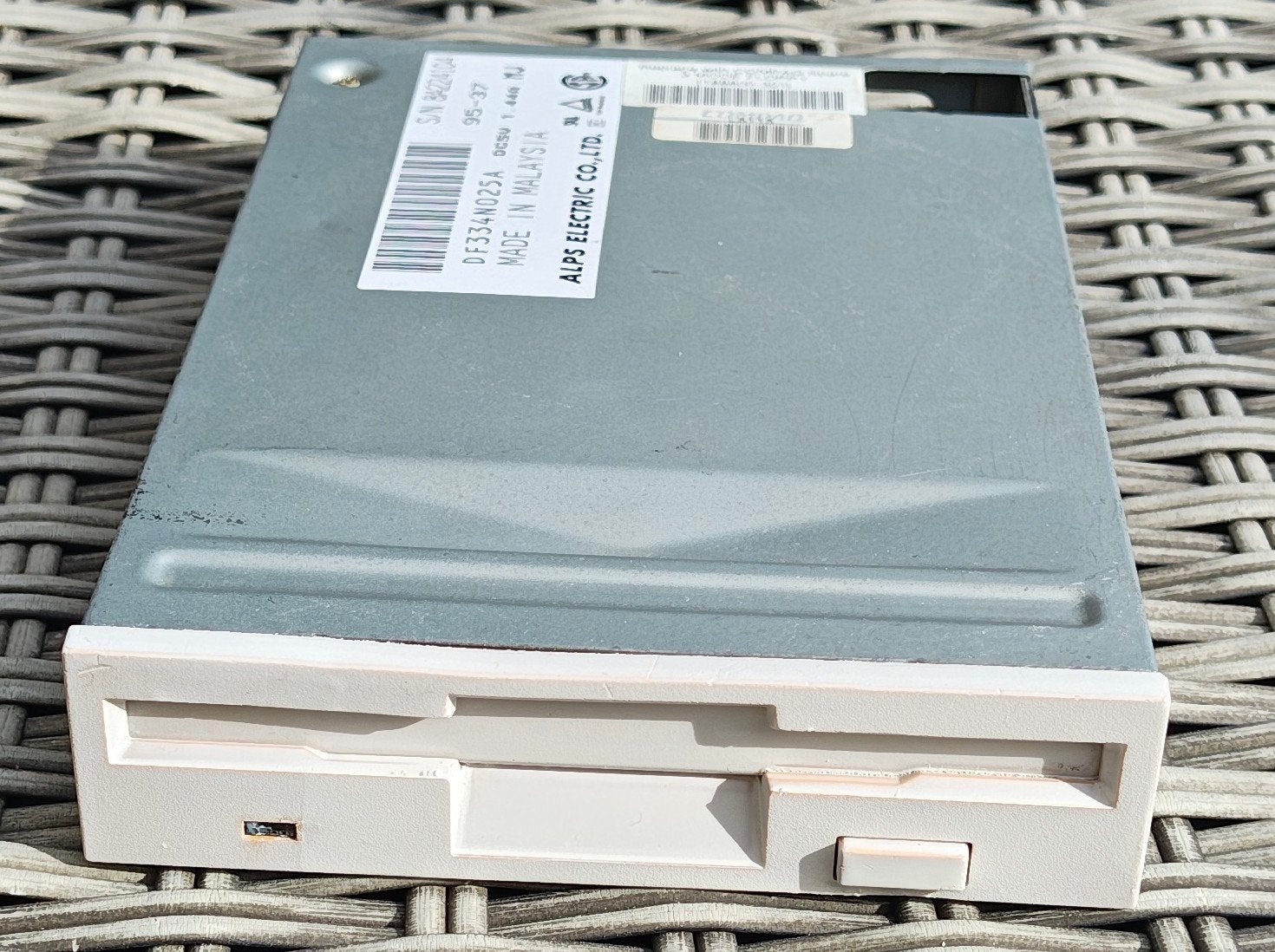 ALPS DF334N025A 3,5" Floppy Drive 1.44 MB – Compaq Spare 188, Computers en Software, Ophalen of Verzenden