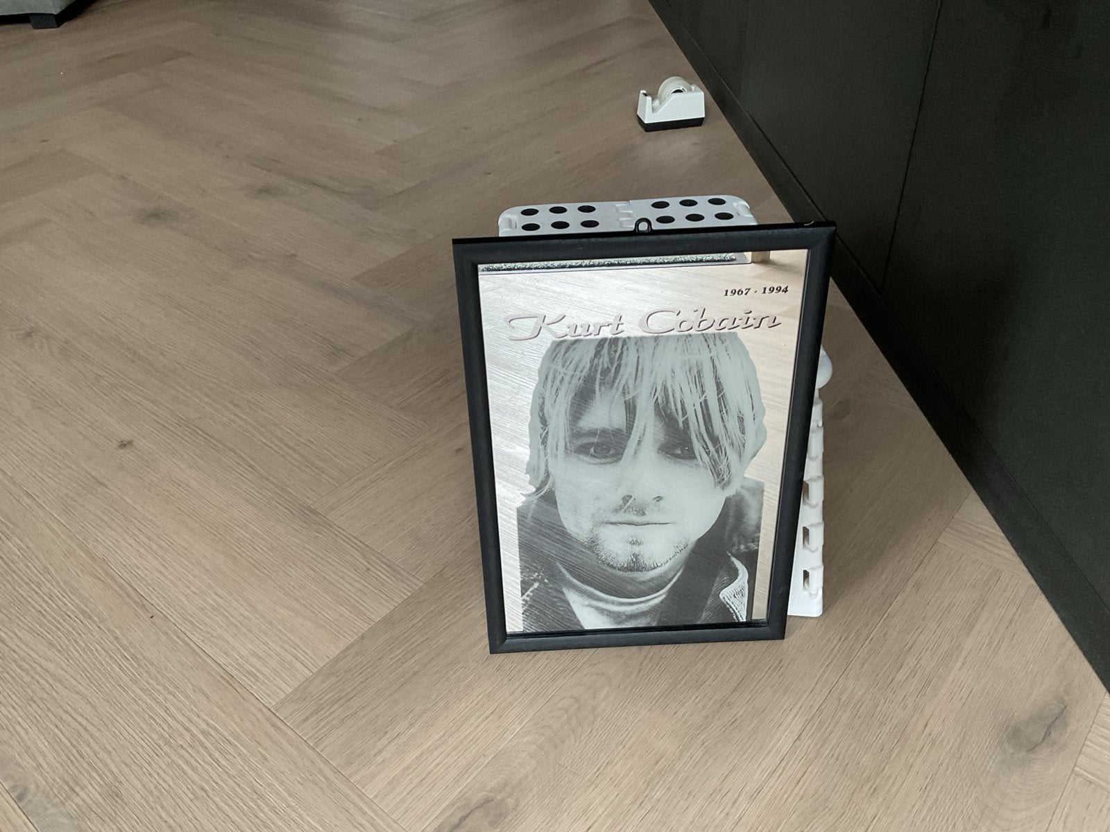 Kurt Cobain ingelijste foto/print spiegel, Minder dan 50 cm, Gebruikt, Ophalen of Verzenden, Foto of Poster
