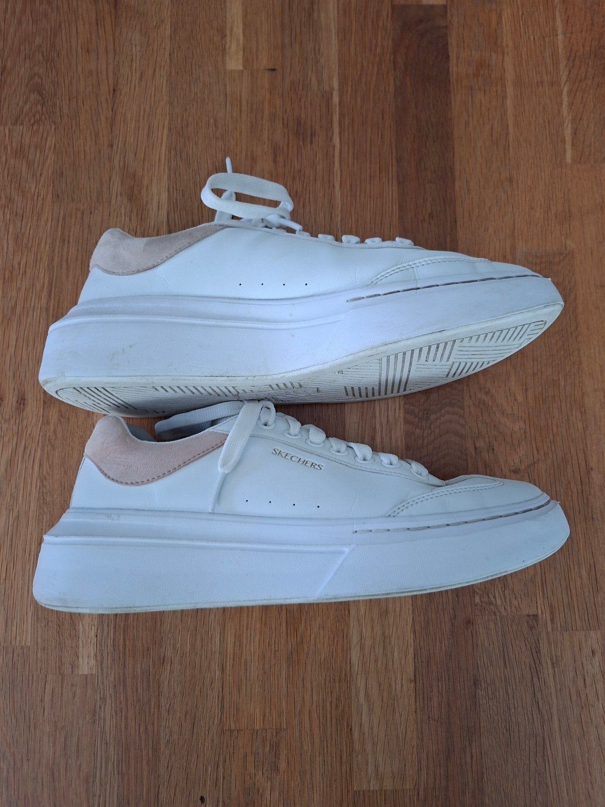 Skechers sneakers wit met roze details maat 40, Kleding | Dames, Ophalen of Verzenden, Zo goed als nieuw, Wit, Sneakers of Gympen
