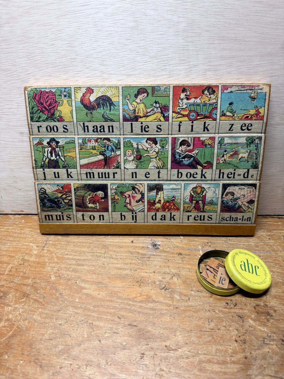 Vintage Leesplankje Roos Haan Lies met blikje, Ophalen of Verzenden, Overige thema's