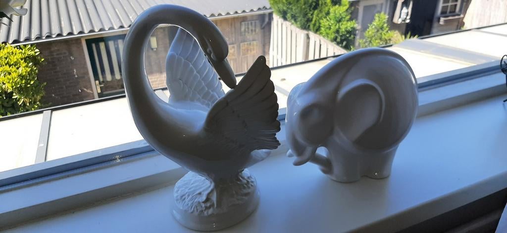 Witte keramische zwaan en olifant decoratie, Ophalen, Zo goed als nieuw, Modern, Wit