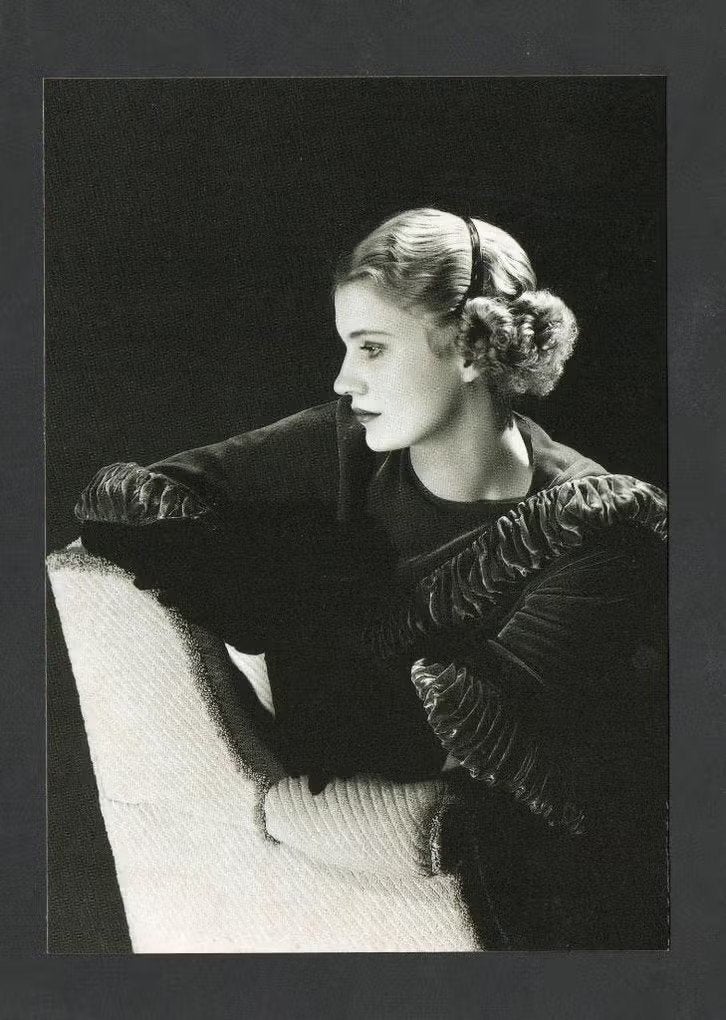 Ansichtkaart Mode Fashion Zelfportret van Lee Miller., Ophalen of Verzenden, 1980 tot heden, Ongelopen, Sterren en Beroemdheden