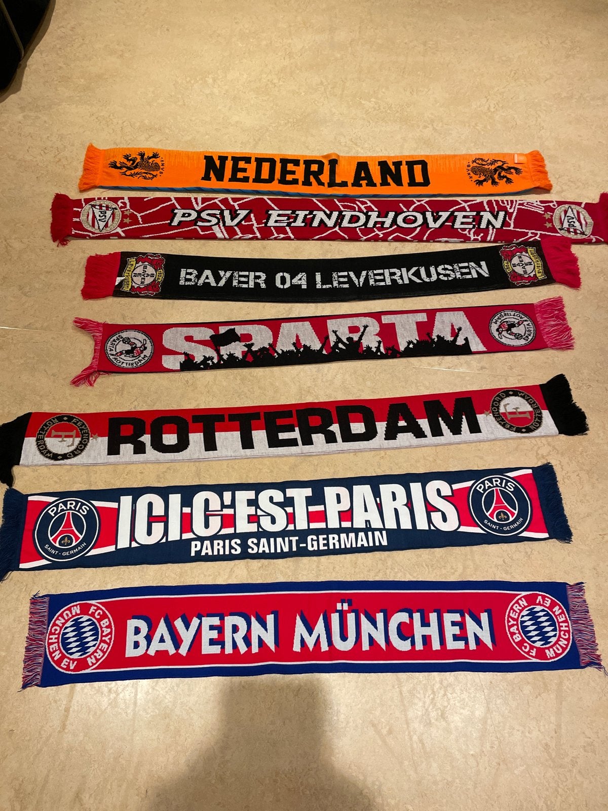 Voetbalsjaals: PSV, Bayern, Feyenoord, Bayer leverkusen, NL, Maat XL, Ophalen of Verzenden, Zo goed als nieuw, Clubaccessoires