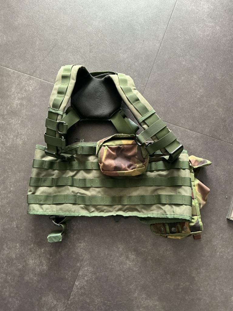 Tactisch vest Defensie Nederland - Landmacht uitrusting, Ophalen of Verzenden, Landmacht, Nederland, Kleding of Schoenen