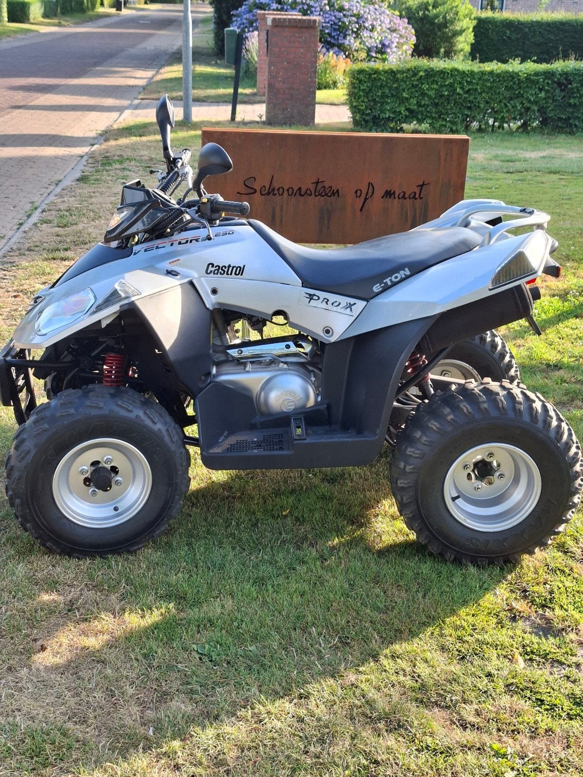 E-Ton vector st automaat trekhaak eigen kenteken 2 sleutels, Motoren, Quads en Trikes, 250 cc, 1 cilinder, 12 t/m 35 kW