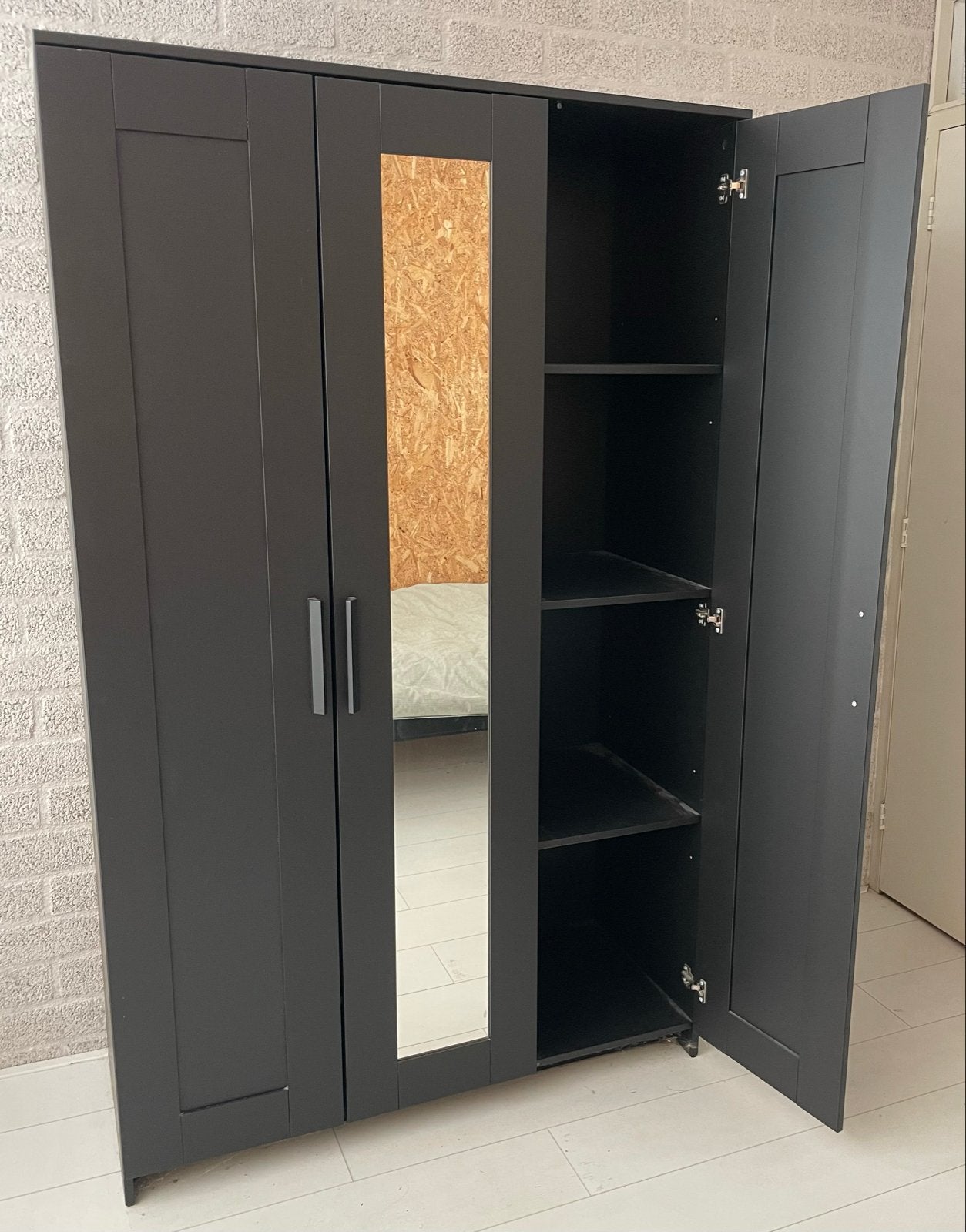 IKEA BRIMNES Kledingkast met 3 deuren, zwart, Ophalen, Gebruikt, 100 tot 150 cm, 150 tot 200 cm