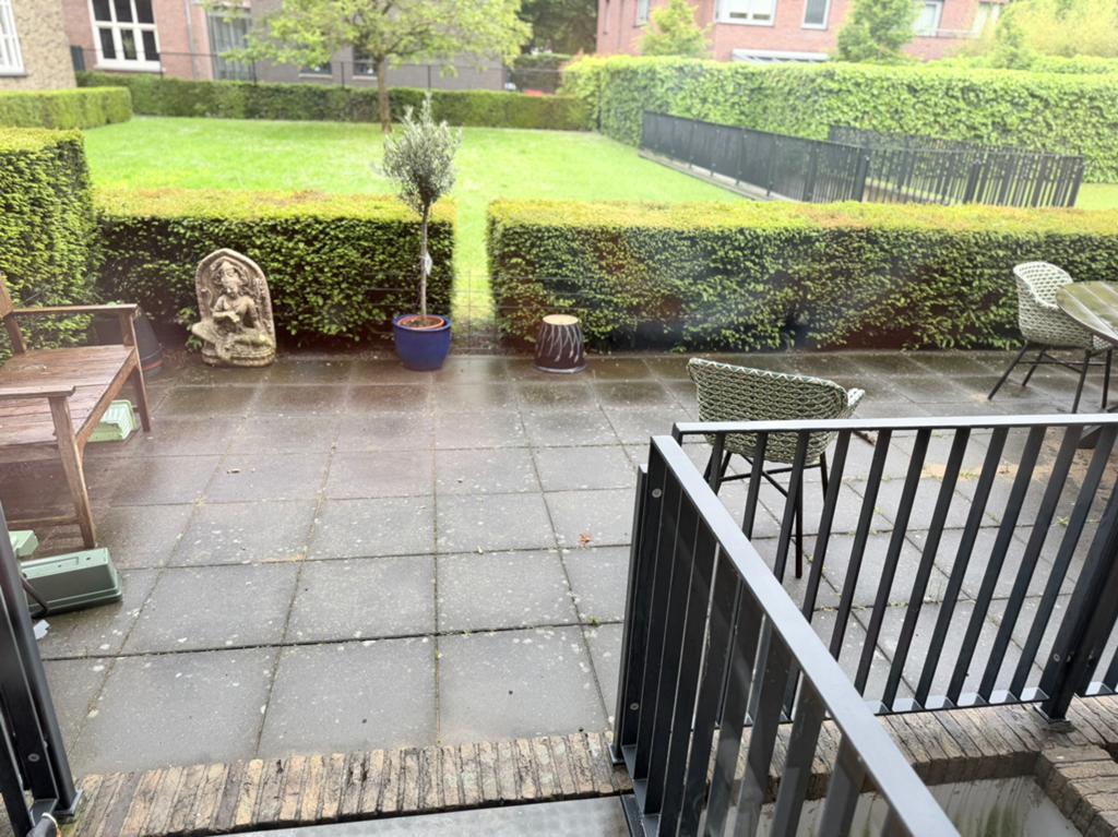 105 robuuste Betontegels 50x50 cm voor terras of pad, Ophalen, Gebruikt, Beton, Terrastegels