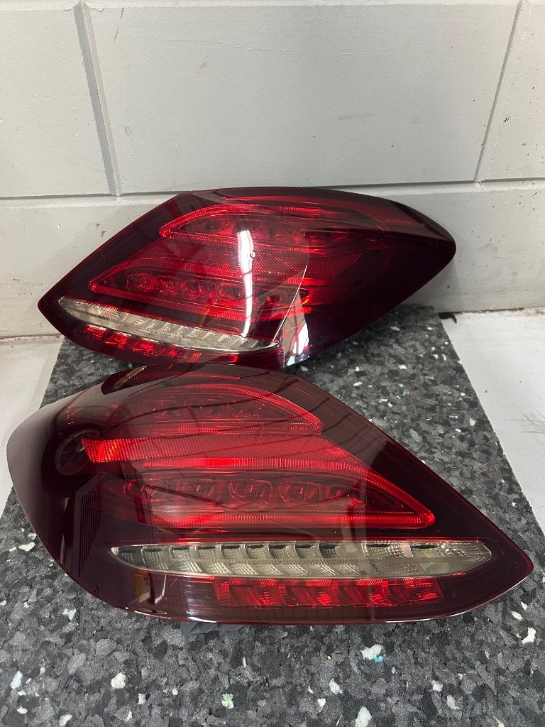 Achterlichten Mercedes C-Klasse L + R W205 A2059060357, Ophalen, Gebruikt, Mercedes-Benz