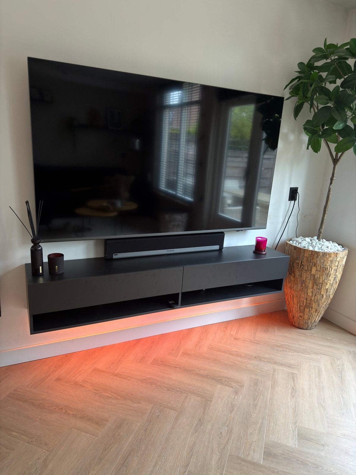 Strak tv-meubel 180cm breed met klepkasten, Huis en Inrichting, Ophalen, Zo goed als nieuw, 25 tot 50 cm, 150 tot 200 cm