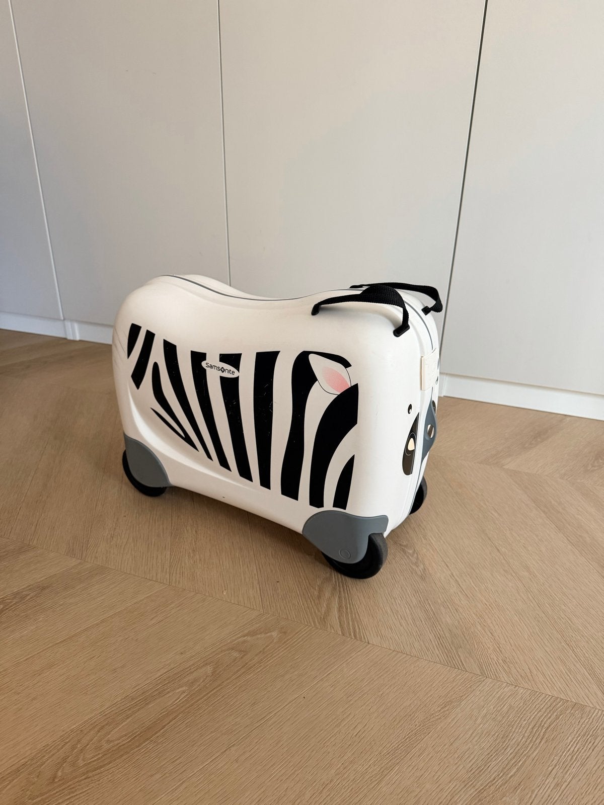 Samsonite kinderkoffer zebra - ideaal voor reizen, Ophalen, Gebruikt, Hard kunststof, Minder dan 50 cm