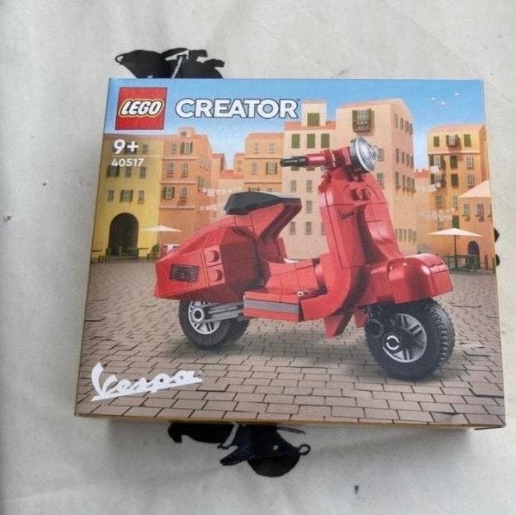 Lego 40517 Rode Vespa - Nieuw in ongeopende doos, Lego, Nieuw, Ophalen of Verzenden, Inclusief doos