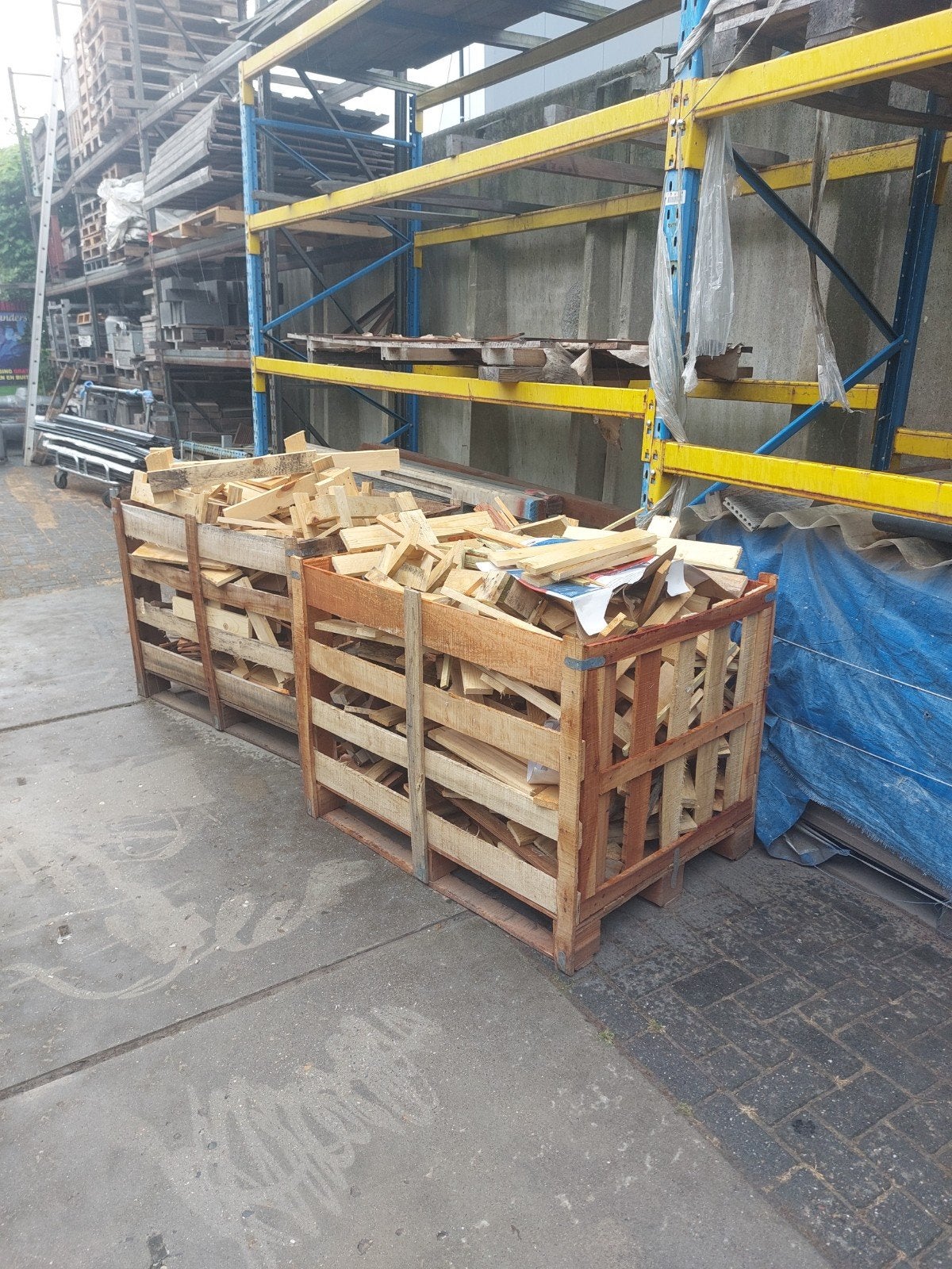 2 kratten haardhout, kratten zelf hardhout, vulling vuren, Tuin en Terras, Haardhout, Minder dan 3 m³, Ophalen
