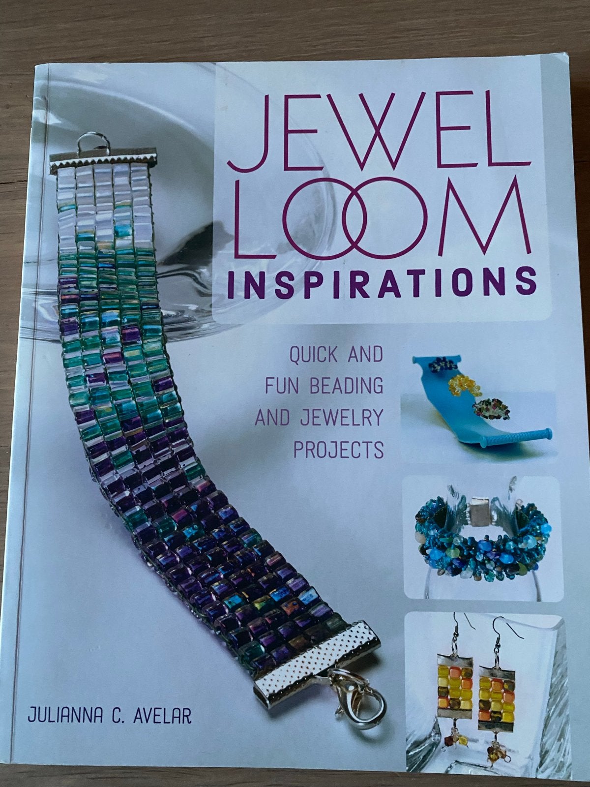Jewel Loom Inspirations - Juliana Avelar, Boeken, Hobby en Vrije tijd, Ophalen of Verzenden, Zo goed als nieuw, Sieraden maken