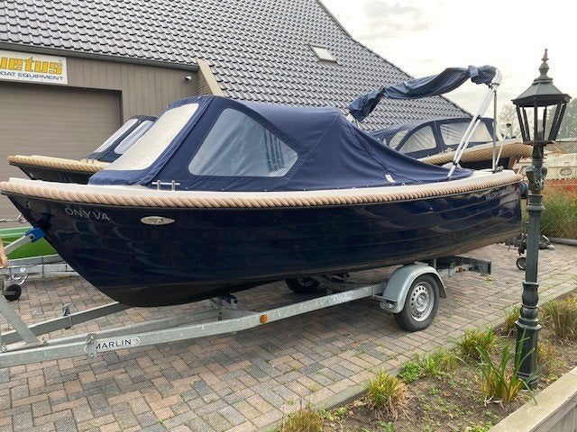 Valory 555 sloep