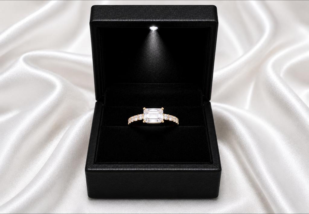 Ring goud met diamanten en witte topaz, Sieraden, Tassen en Uiterlijk, Ringen, Nieuw, Ophalen of Verzenden, 17 tot 18, Dame