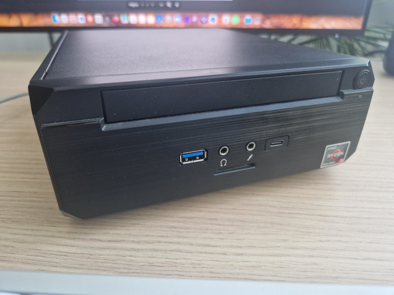 mini PC behuizing + Voeding, Computers en Software, Ophalen of Verzenden, Zo goed als nieuw