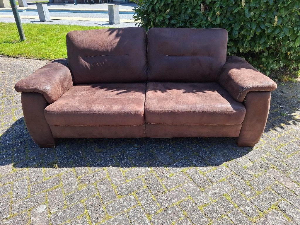 Bruine tweezitsbank / bank bruin microleder / bankstel, Overige materialen, 125 cm of meer, Ophalen of Verzenden, Zo goed als nieuw