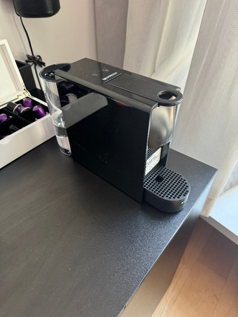 Krups Nespresso Essenza Mini XN1108 Zwart, Ophalen, Koffiepads en cups, Espresso apparaat, Nieuw