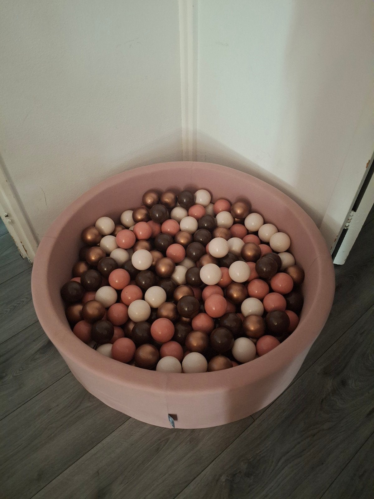 Roze ballenbak met ballen in diverse kleuren, Ophalen, Gebruikt, Overige typen