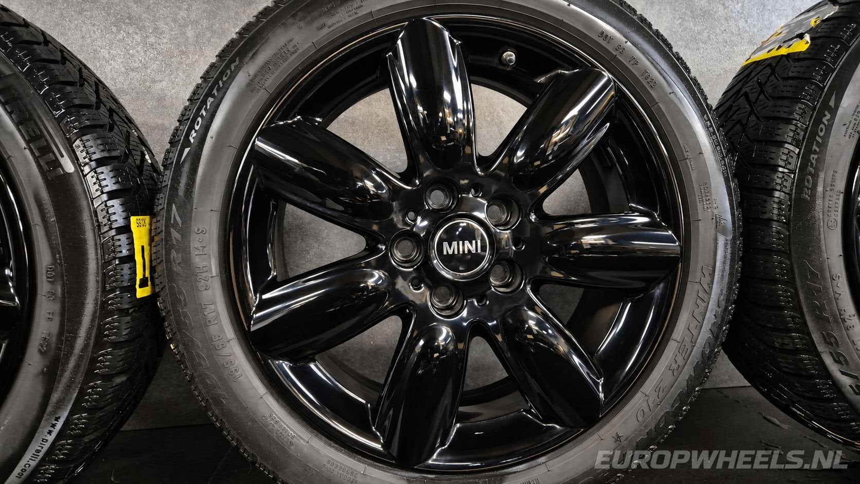 17 inch MINI Clubman F54 JCW velgen winterbanden 528, Gebruikt, -, -, Banden en Velgen