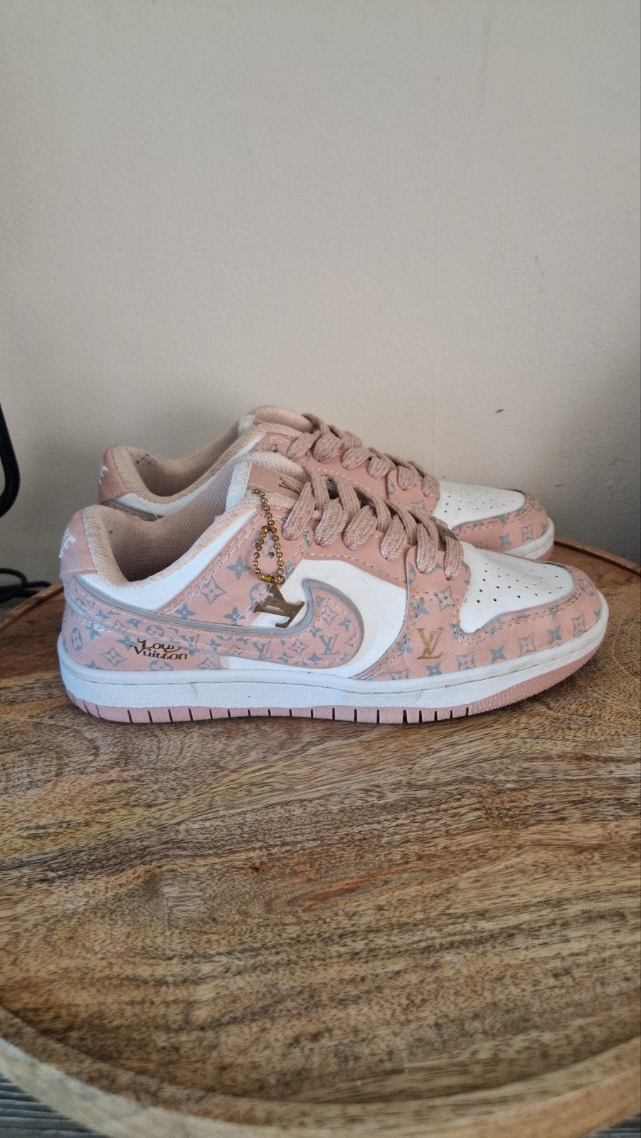 Louis Vuitton Nike SB Sneakers - Wit met Oudroze, Maat 38, Nike, Ophalen of Verzenden, Sneakers of Gympen, Roze