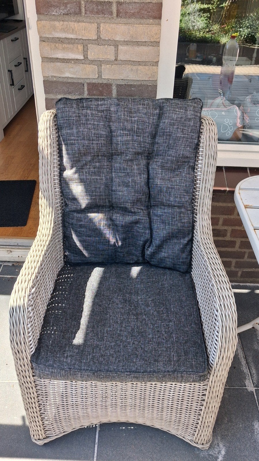 Hocker met kussen,2 stoelen en bankje, Ophalen, Hocker, 2 zitplaatsen